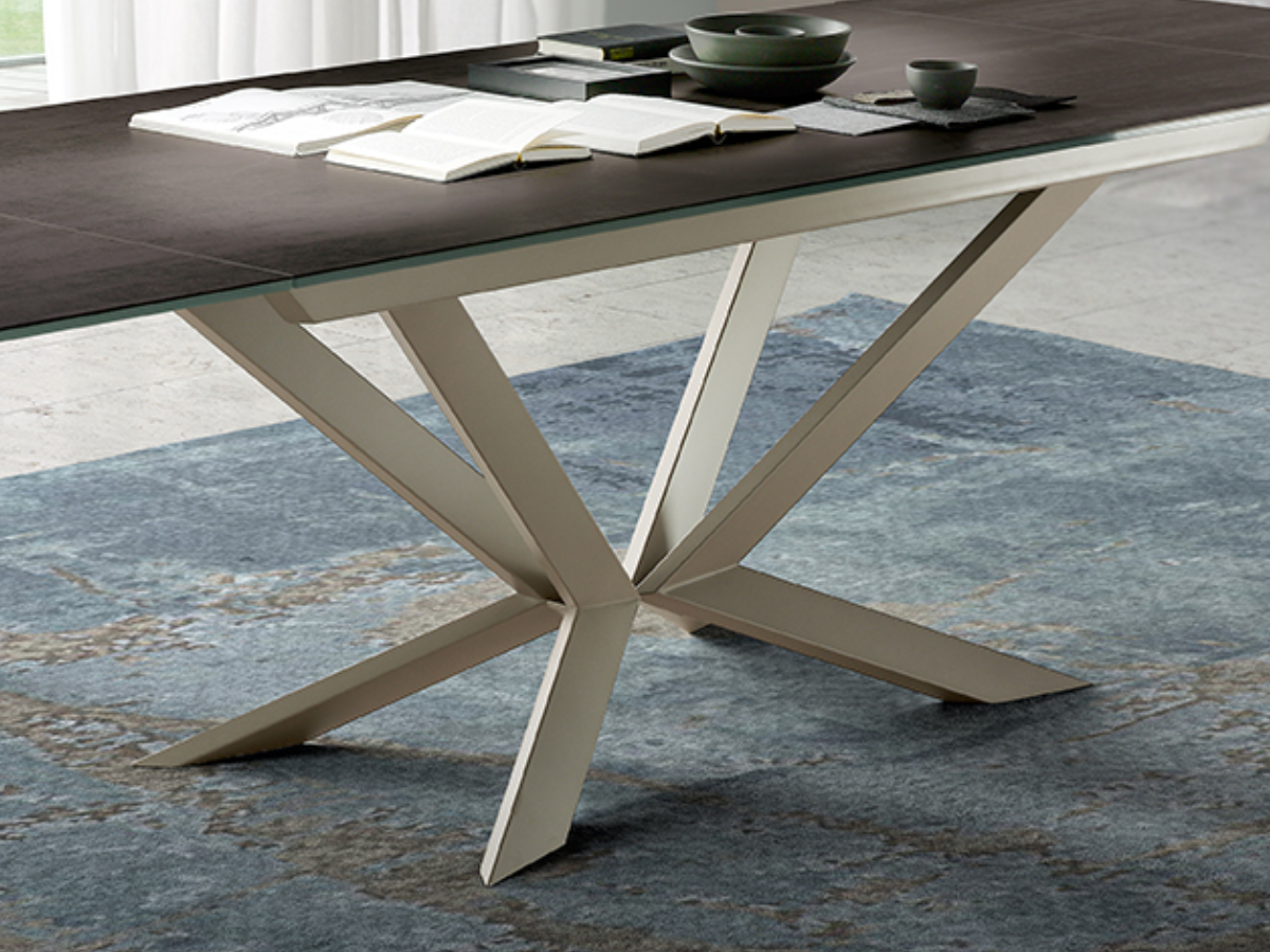 Motion Dining Table in Porcelain