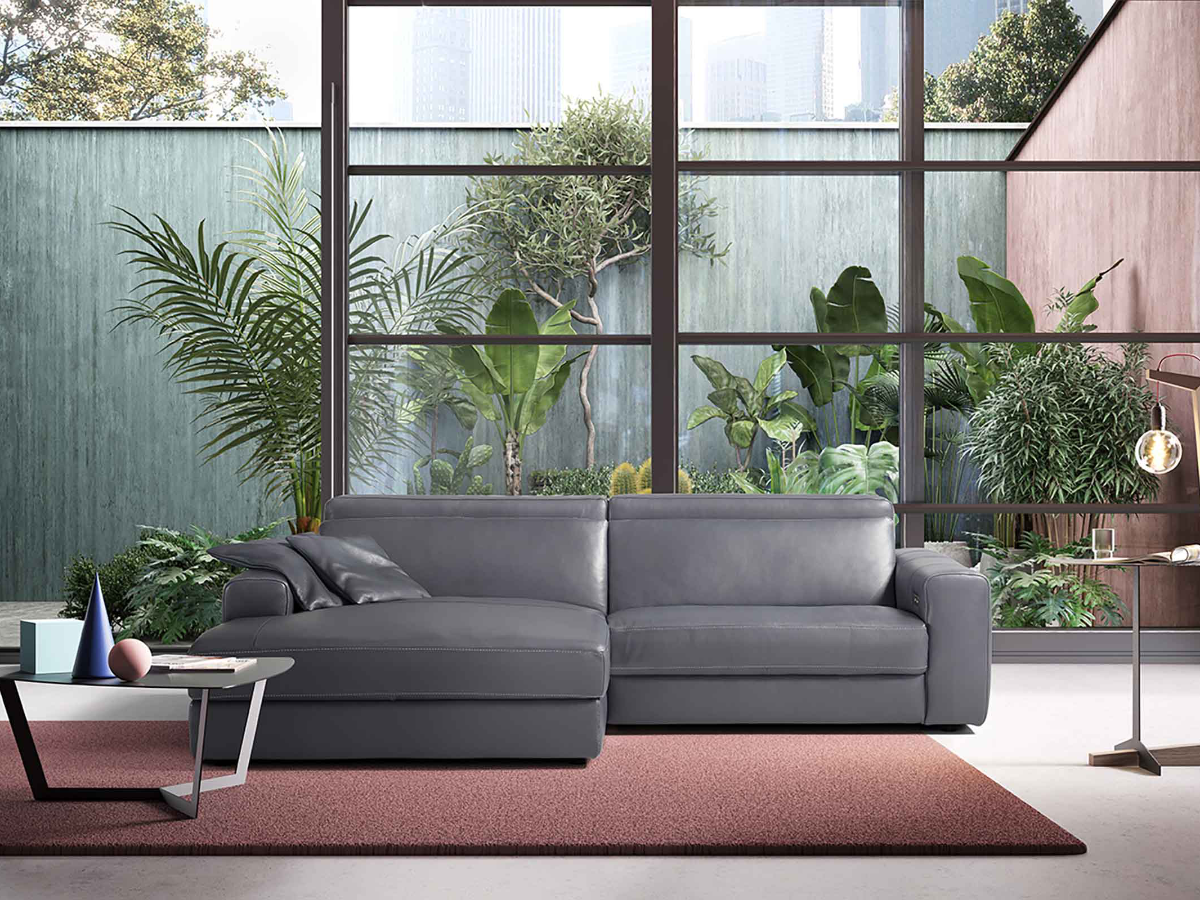 Darlene sofa with chaise