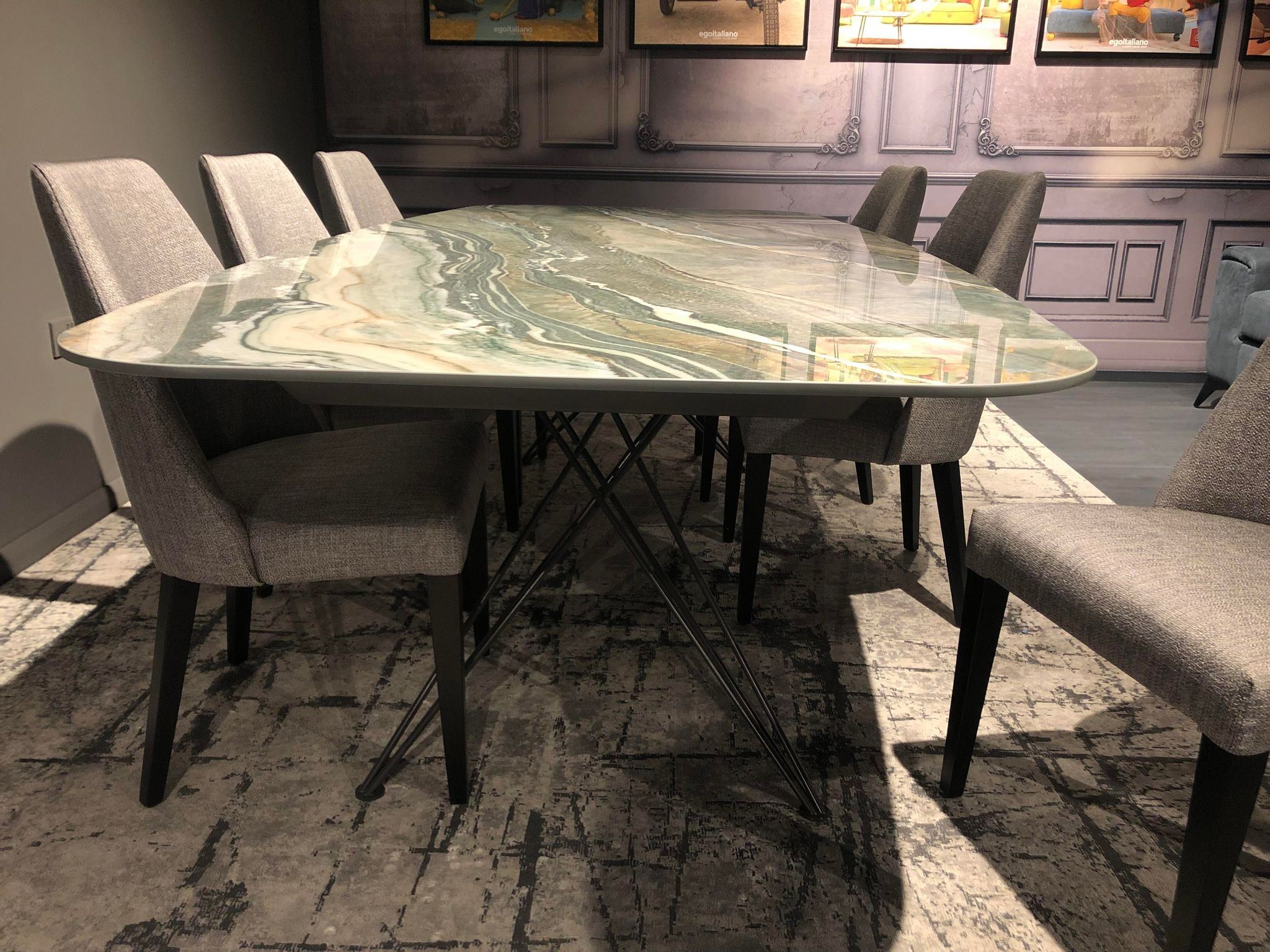 Tivoli Table Display Model